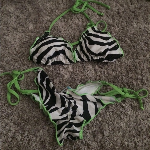 Bikini - Picture 2 of 2